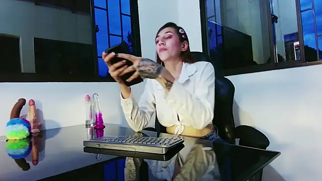 AteneaCox online show from May 11, 11:24 pm