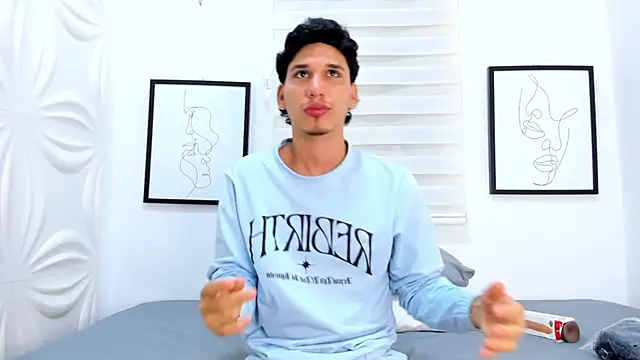 axel alvareez online show from September 16, 5:52 am