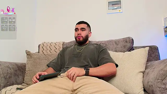 ThiagoHunk online show from March 2, 12:57 am