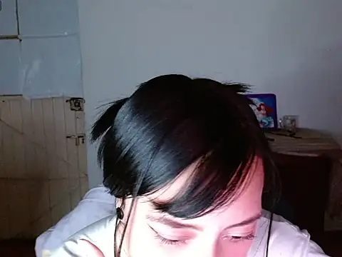 paola    online show from September 12, 5:07 am