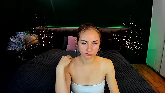 Snapshot of MilaAddams chatting on September 21, 5:42 am MilaAddams online show from September 21, 5:42 am