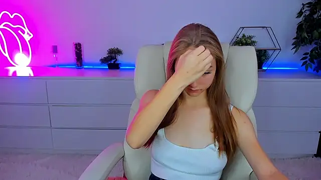 Snapshot of MilaAddams chatting on October 5, 5:39 am MilaAddams online show from October 5, 5:39 am