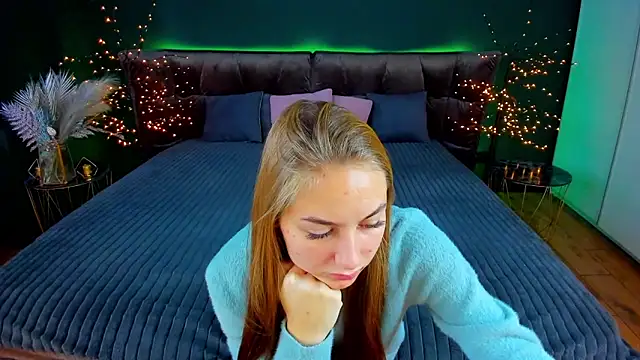 Snapshot of MilaAddams chatting on October 7, 5:48 am MilaAddams online show from October 7, 5:48 am