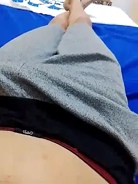 Snapshot of Holanda23cm chatting on March 29, 1:55 pm Holanda23cm online show from March 29, 1:55 pm