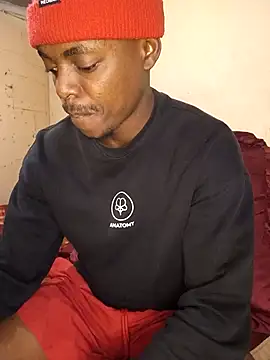 Snapshot of Hluga_25 chatting on November 17, 3:45 am Hluga 25 online show from November 17, 3:45 am