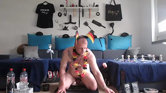 Snapshot of Sklave-Sille chatting on June 17, 1:01 pm Sklave-Sille online show from June 17, 1:01 pm