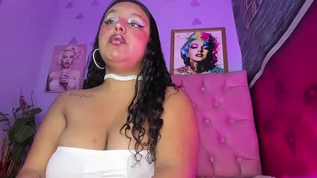 Snapshot of DakotaKS chatting on October 19, 8:15 am DakotaKS online show from October 19, 8:15 am