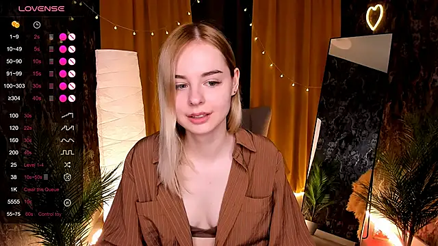 LillianShine online show from April 26, 7:50 am