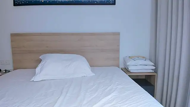 Snapshot of Bubblegumdream13 chatting on January 11, 3:33 am Bubblegumdream13 online show from January 11, 3:33 am