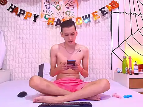 LuigiMarchetti online show from October 29, 7:43 am