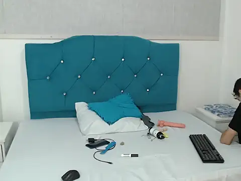 LuigiMarchetti online show from November 28, 7:49 pm