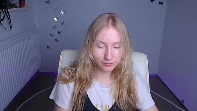 Elizabeth Kissa online show from September 12, 11:21 am