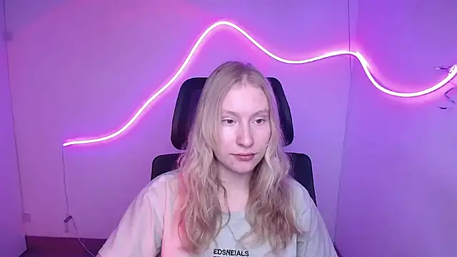 Elizabeth Kissa online show from September 16, 5:08 am