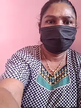 Snapshot of Tamil_Azhaghi25 chatting on October 2, 5:47 am Tamil Azhaghi25 online show from October 2, 5:47 am