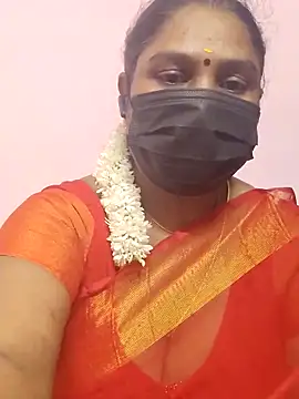 Snapshot of Tamil_Azhaghi25 chatting on October 18, 7:25 pm Tamil Azhaghi25 online show from October 18, 7:25 pm