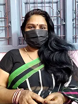 Snapshot of Tamil_Azhaghi25 chatting on November 1, 5:59 pm Tamil Azhaghi25 online show from November 1, 5:59 pm