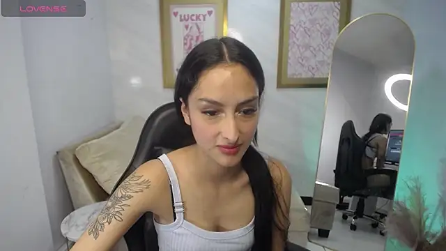 Tifany v online show from October 6, 8:06 pm