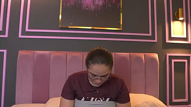 Snapshot of Tayler_Kim chatting on March 15, 4:35 pm Tayler Kim online show from March 15, 4:35 pm
