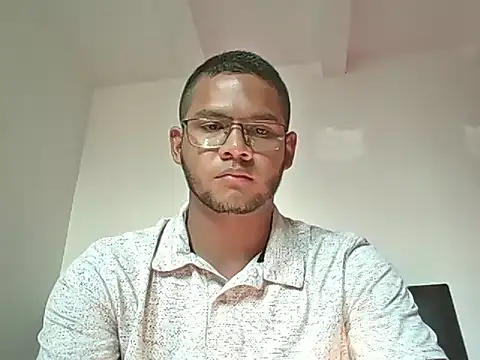 Snapshot of jayden_cooper1 chatting on March 25, 1:28 pm jayden cooper1 online show from March 25, 1:28 pm