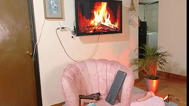 Snapshot of Gema_shiny chatting on October 16, 7:31 am Gema shiny online show from October 16, 7:31 am