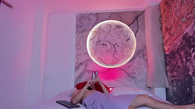 Snapshot of TyagoRoberts chatting on October 11, 1:42 pm TyagoRoberts online show from October 11, 1:42 pm