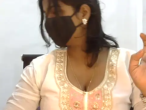 Snapshot of Hott_Noor chatting on November 9, 10:19 pm Hott Noor online show from November 9, 10:19 pm
