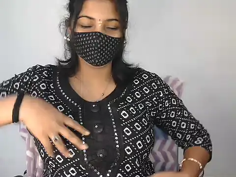 Snapshot of Hott_Noor chatting on January 11, 7:24 am Hott Noor online show from January 11, 7:24 am