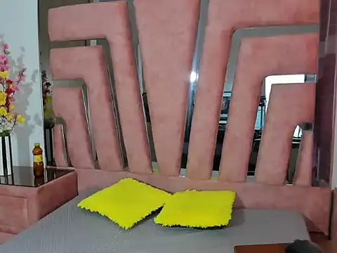 Snapshot of MaraKarly chatting on September 25, 7:28 pm MaraKarly online show from September 25, 7:28 pm