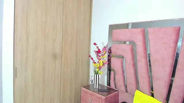 Snapshot of MaraKarly chatting on October 17, 7:38 pm MaraKarly online show from October 17, 7:38 pm