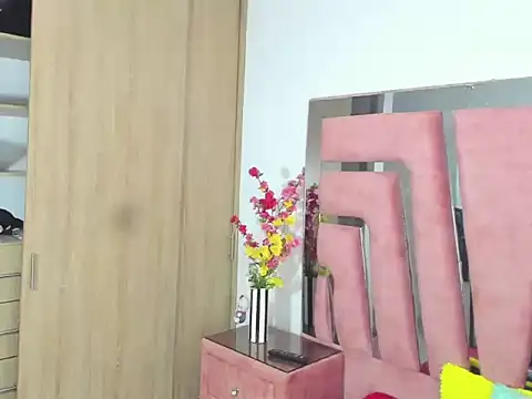 Snapshot of MaraKarly chatting on October 20, 7:36 pm MaraKarly online show from October 20, 7:36 pm