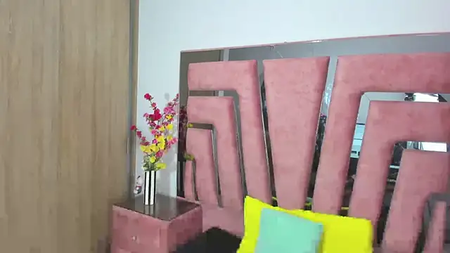 Snapshot of MaraKarly chatting on October 22, 12:05 pm MaraKarly online show from October 22, 12:05 pm