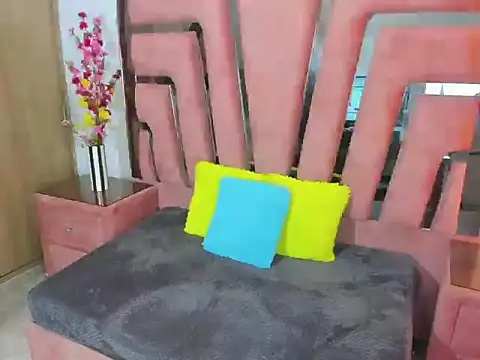 Snapshot of MaraKarly chatting on March 6, 7:32 pm MaraKarly online show from March 6, 7:32 pm