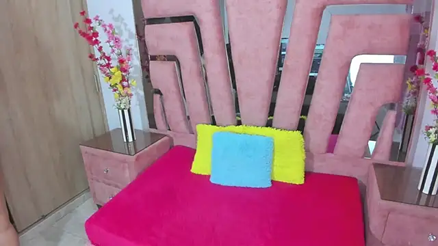 Snapshot of MaraKarly chatting on March 28, 12:27 pm MaraKarly online show from March 28, 12:27 pm