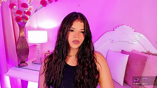 Valeria Swett  online show from May 7, 8:47 pm