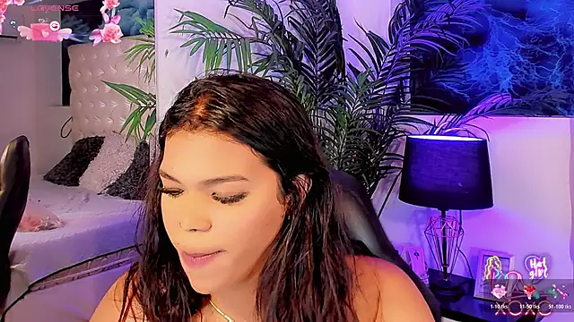 Valeria Swett  online show from May 9, 9:09 pm