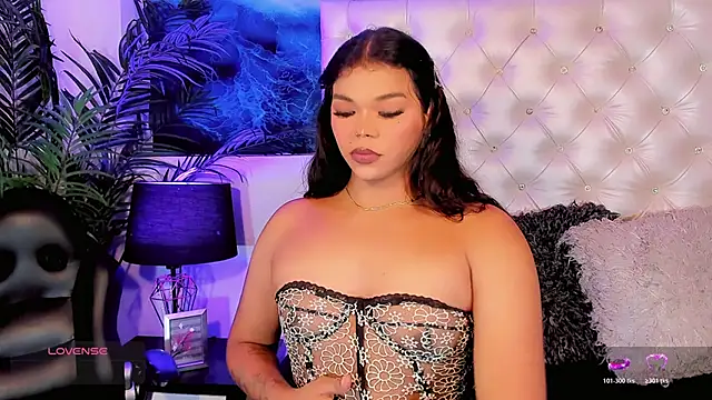 Valeria Swett  online show from May 15, 8:38 pm