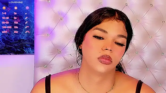 Valeria Swett  online show from May 17, 9:11 pm