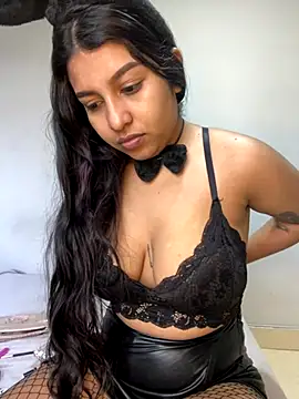  Chloe Smith online show from October 31, 2:40 pm