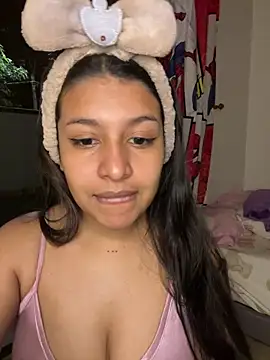  Chloe Smith online show from May 4, 11:45 pm