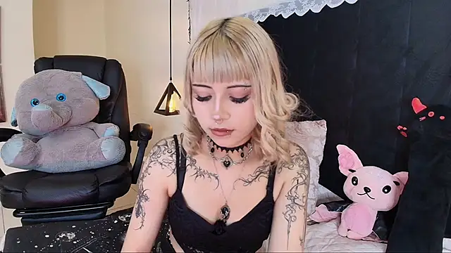 IvyBelle  online show from May 8, 11:26 am