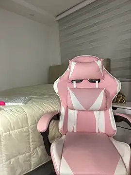 Nicolblossom1 online show from October 25, 10:59 pm