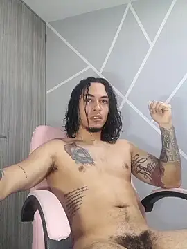 Snapshot of magic_mike_26 chatting on February 9, 3:27 pm magic mike 26 online show from February 9, 3:27 pm