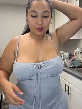 Snapshot of latina_curvy22 chatting on September 18, 7:16 pm latina curvy22 online show from September 18, 7:16 pm
