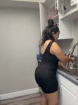 Snapshot of latina_curvy22 chatting on October 1, 6:58 pm latina curvy22 online show from October 1, 6:58 pm