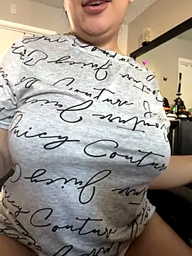 latina curvy22 online show from November 23, 11:15 pm