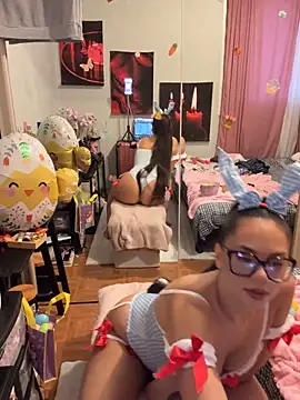 Snapshot of xxx_PocahontaSS chatting on April 1, 5:54 pm xxx PocahontaSS online show from April 1, 5:54 pm