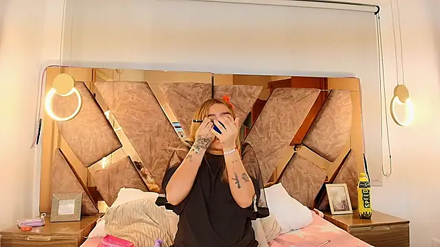 genessis  david online show from September 29, 1:33 am