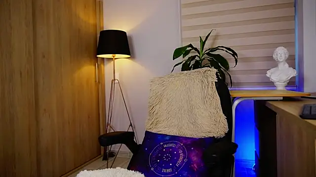 Erick Thompsonx online show from November 27, 8:55 pm