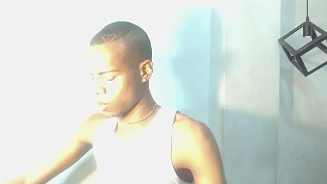 Snapshot of criss_zuri chatting on October 4, 11:30 am criss zuri online show from October 4, 11:30 am