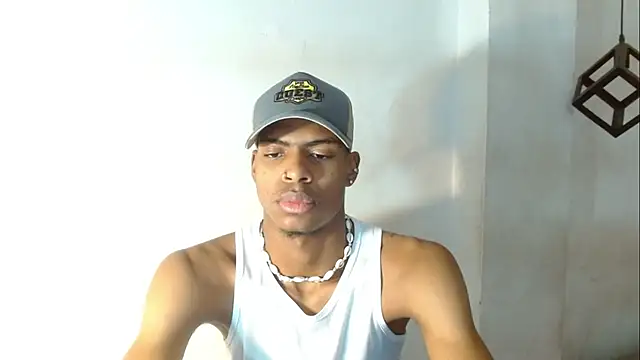 Snapshot of criss_zuri chatting on October 17, 11:57 am criss zuri online show from October 17, 11:57 am